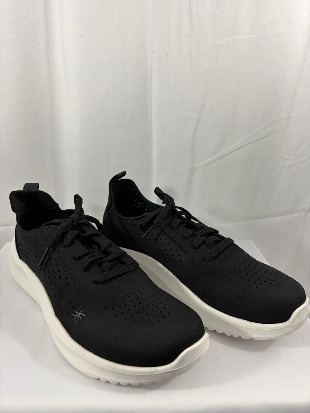NWT Clarks Cloudsteppers Women’s Size 10W Black Athletic Sneakers